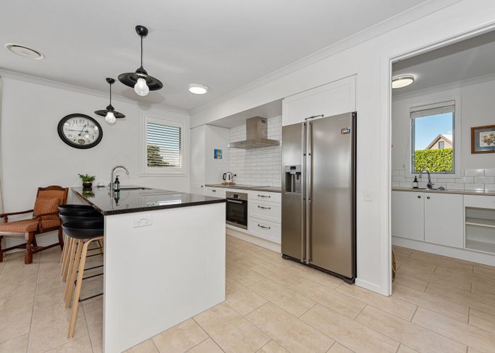  at 10 Te Huia Drive, Flagstaff, Hamilton