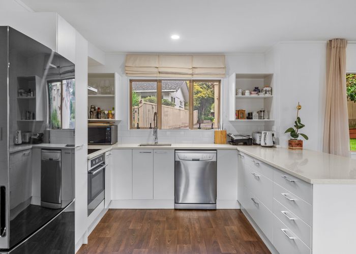  at 8a Aplin Place, Birkdale, North Shore City, Auckland