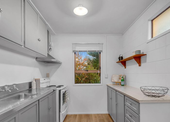  at 4/12 Thornley Street, Titahi Bay, Porirua, Wellington