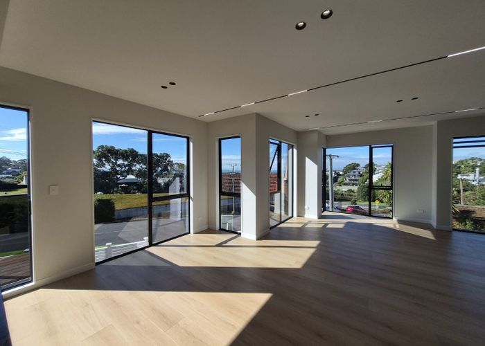  at 8 Park Rise, Campbells Bay, North Shore City, Auckland