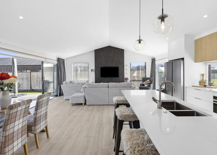 For sale 47 Pounamu Avenue, Albert Town, Wanaka, Otago homes.co.nz