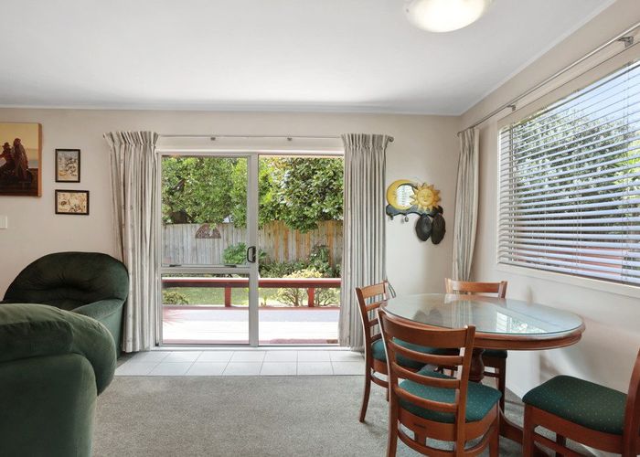  at 2/21b Mildmay Road, Henderson, Waitakere City, Auckland