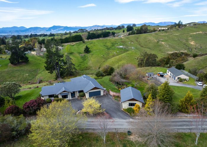  at 33 Redwood Park Road, Redwood Valley