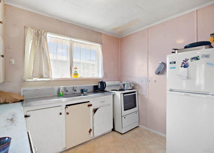  at 8 Wroughton Crescent, Otara, Auckland