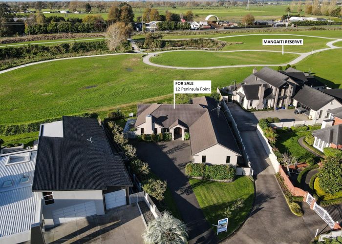  at 12 Peninsula Point, Huntington, Hamilton