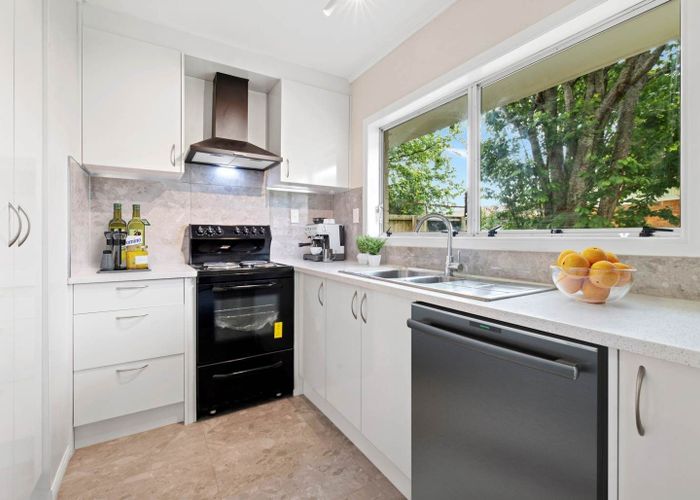  at 2/27 Manse Road, Pahurehure, Papakura