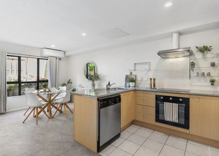  at 2/7 Nimstedt Ave , Oteha, North Shore City, Auckland