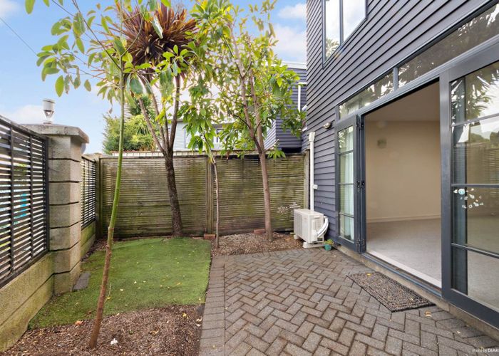  at 18 Saintly Lane, Avondale, Auckland City, Auckland