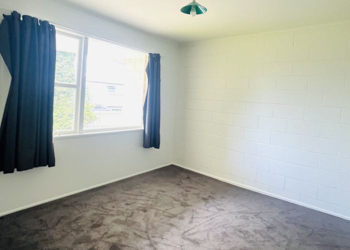  at 2/42 Hamlin Rd, Mount Wellington, Auckland City, Auckland