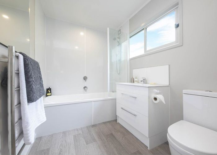  at 35A Kemp Road, Massey, Waitakere City, Auckland