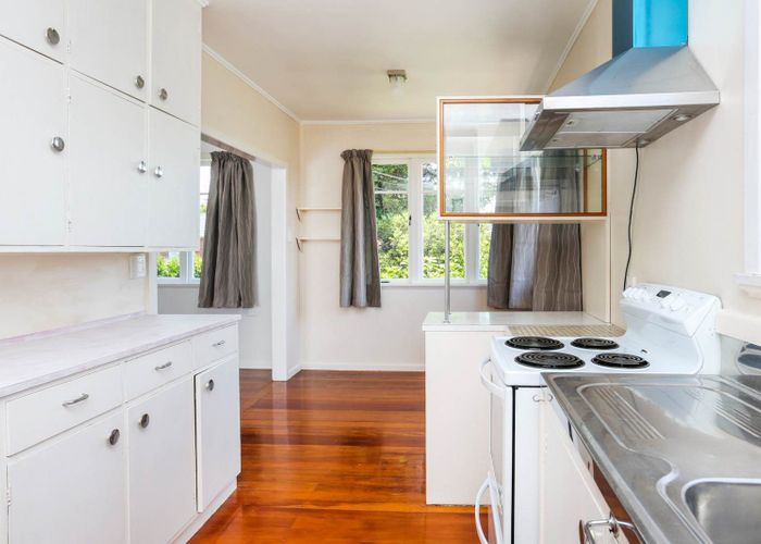  at 64 Hutchinson Avenue, New Lynn, Waitakere City, Auckland