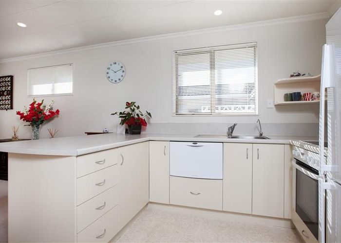  at 2/504 Devon Street East, Strandon, New Plymouth