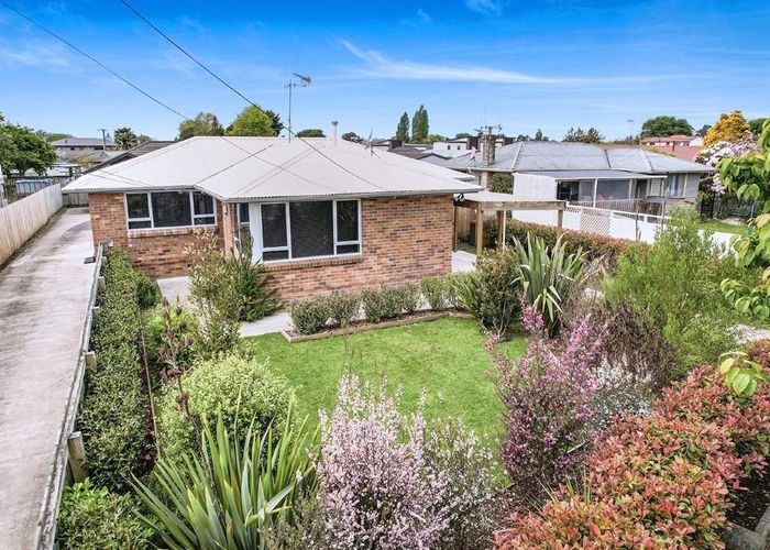  at 15 Glenview Terrace, Glenview, Hamilton, Waikato