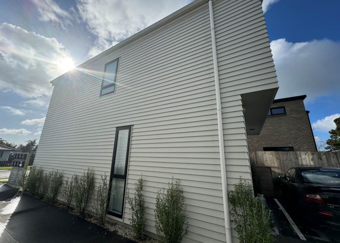  at 2/4 Bittern Place, Henderson, Waitakere City, Auckland