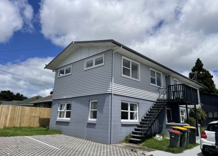  at 1/98 Tirimoana Road, Te Atatu South, Waitakere City, Auckland