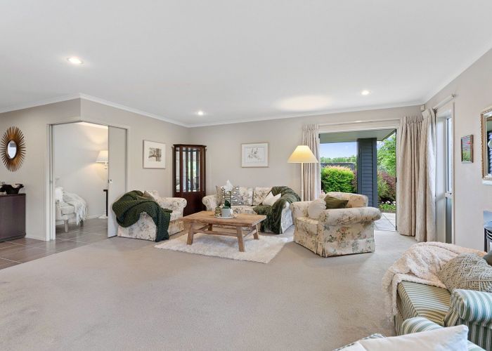  at 33 Bridgewater Way, Pyes Pa, Tauranga