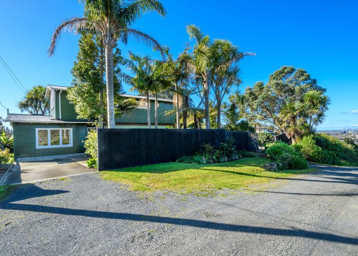  at 4 Tasman Avenue, Henderson Valley, Auckland