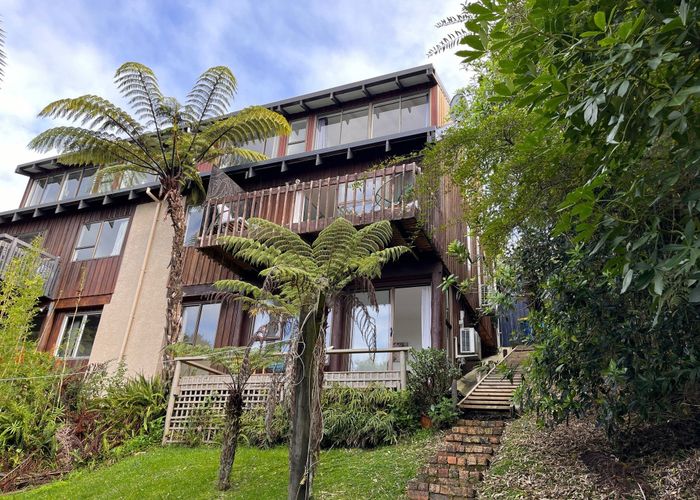  at 1/813 East Coast Road, Northcross, North Shore City, Auckland