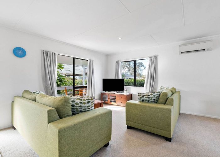  at 2/65 Weldene Avenue, Glenfield, North Shore City, Auckland