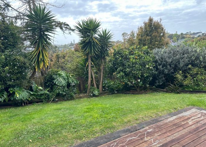 For rent 1/591A East Coast Road, Pinehill, North Shore City, Auckland