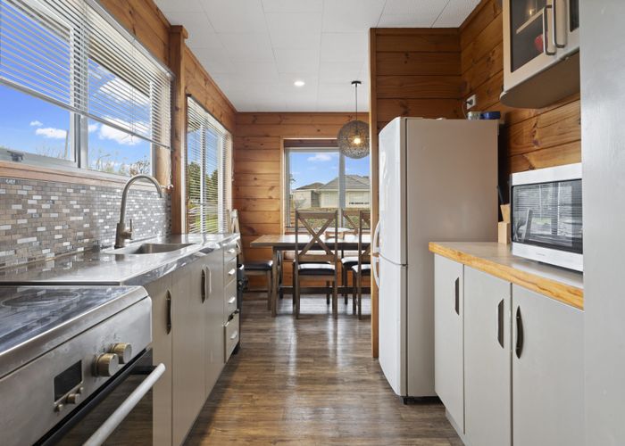  at 1/12 House Avenue, Māngere Bridge, Auckland
