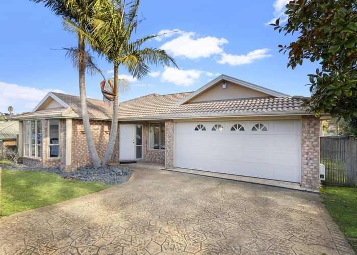  at 4 Xena Way, Henderson, Waitakere City, Auckland