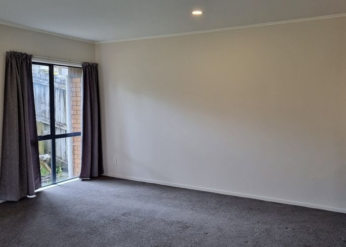  at 5/12 Northcross Drive, Oteha, North Shore City, Auckland