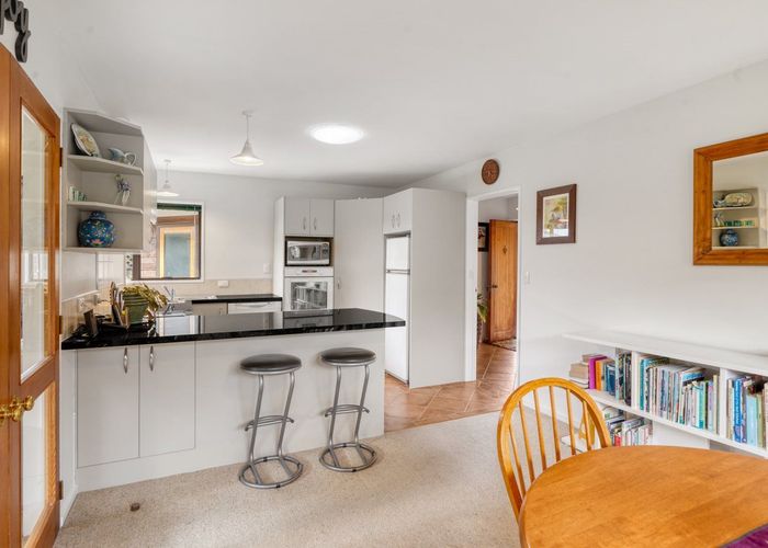  at 2/47 Laing Crescent, Heathcote Valley, Christchurch