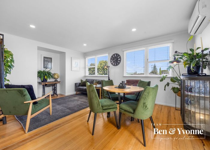  at 2/24 Rutland Road, Mount Wellington, Auckland City, Auckland