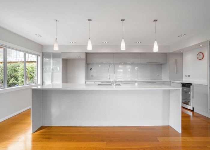  at 1/36 BROWNS BAY RD, rothesay bay, auckland