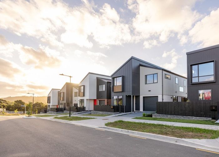  at 21 Te Ara Tu Para, Albany, North Shore City, Auckland