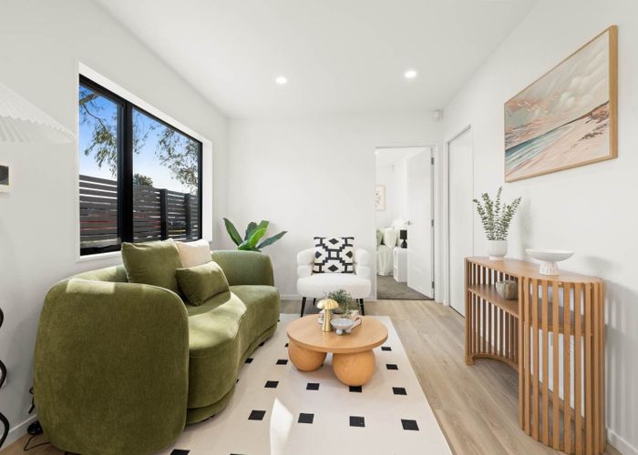  at 84 Botany Road, Botany Downs, Auckland