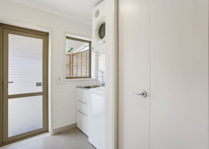  at 1/15 Coronation Road, Mangere Bridge, Manukau City, Auckland