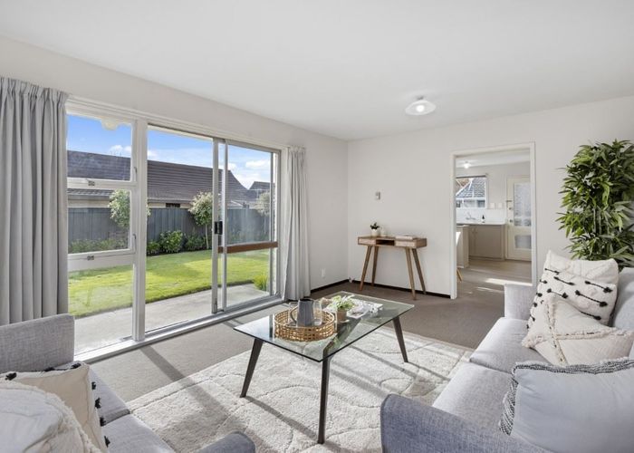  at 1/124 Lake Terrace Road, Burwood, Christchurch