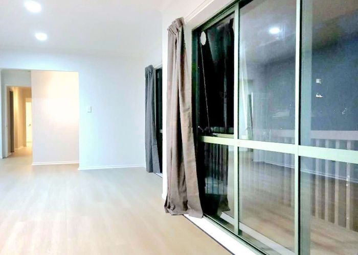  at 14 Ruze Vida Drive, Massey East, Waitakere City, Auckland