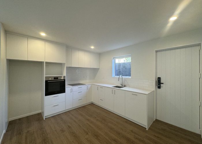  at 4/5 Preston Ave, Henderson, Waitakere City, Auckland