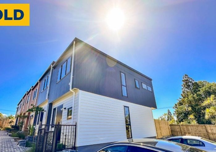  at 4/37 Ambler Avenue, Glen Eden, Auckland