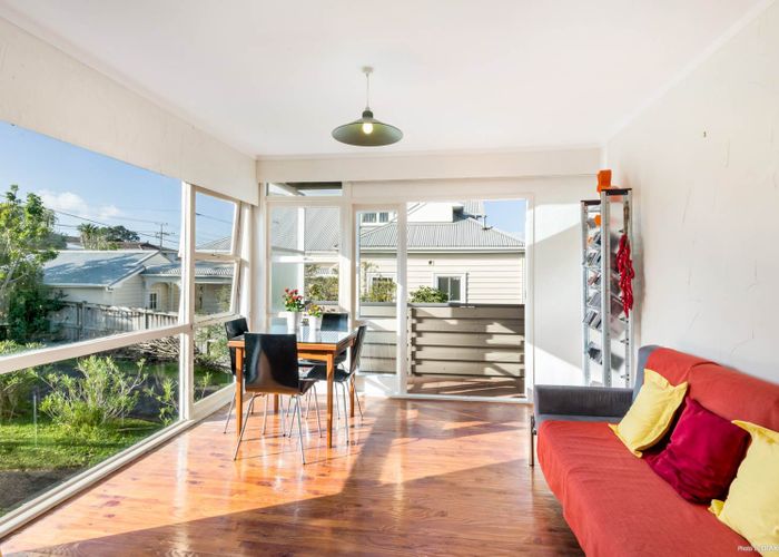  at 1/77 Old Lake Road, Narrow Neck, Auckland