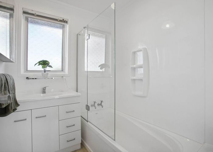  at 35B Vincent Street, Howick, Manukau City, Auckland