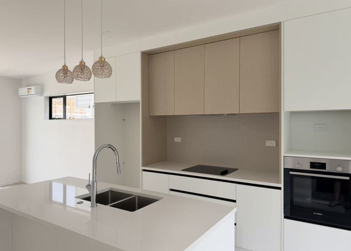  at 31 Whiteywood Street, Westgate, Waitakere City, Auckland