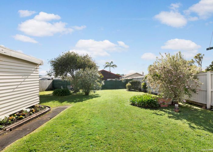 at 77 Point Chevalier Road, Point Chevalier, Auckland