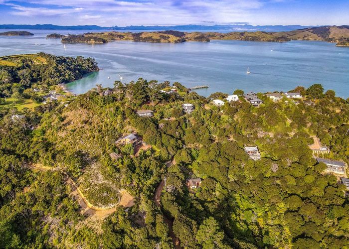  at 3 Nepean Avenue, Orapiu, Waiheke Island, Auckland