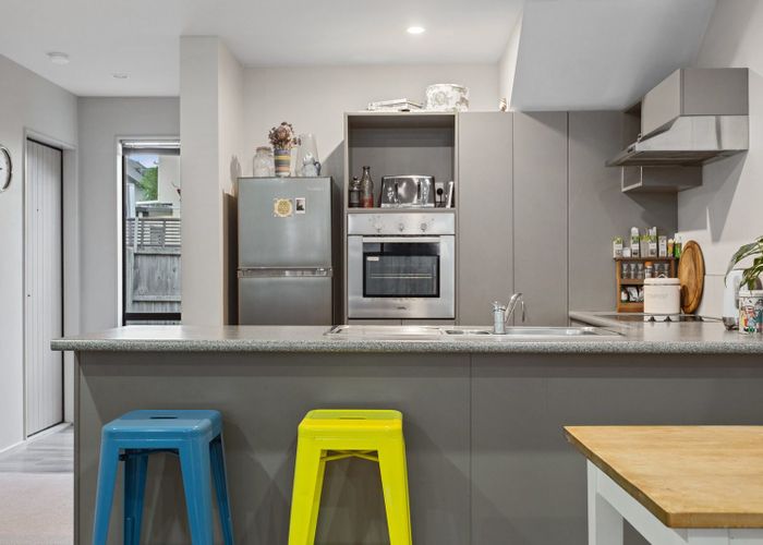  at 2/38 Brockworth Place, Riccarton, Christchurch