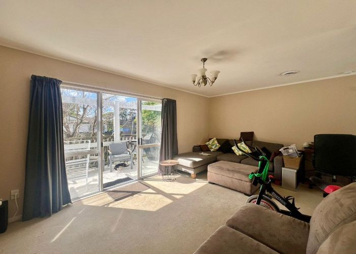  at 40 Hassan Drive, Massey, Waitakere City, Auckland