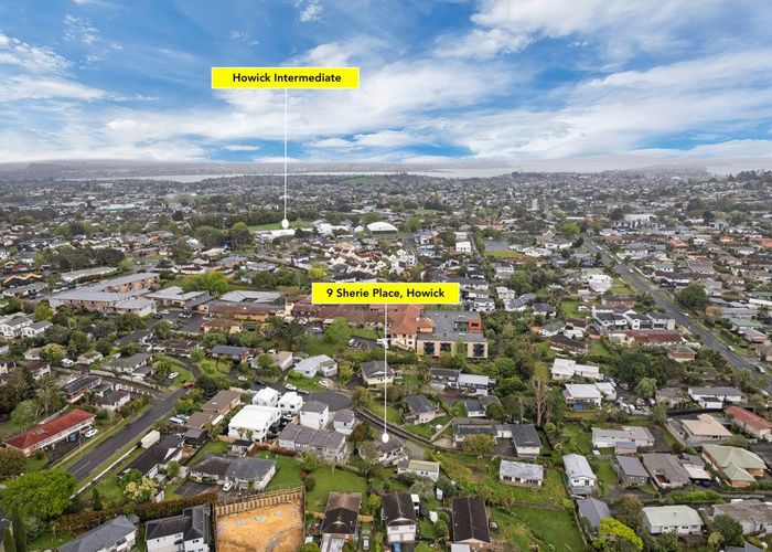  at 9 & 9A Sherie Place, Howick, Manukau City, Auckland
