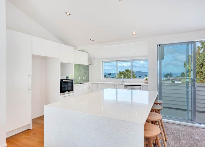  at 2/19 Toroa Street, Torbay, Auckland