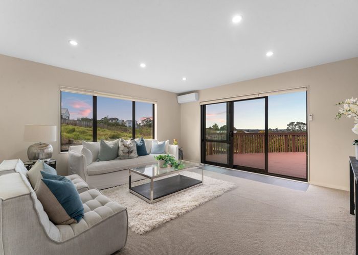  at 83 Lake Panorama Drive, Henderson, Waitakere City, Auckland