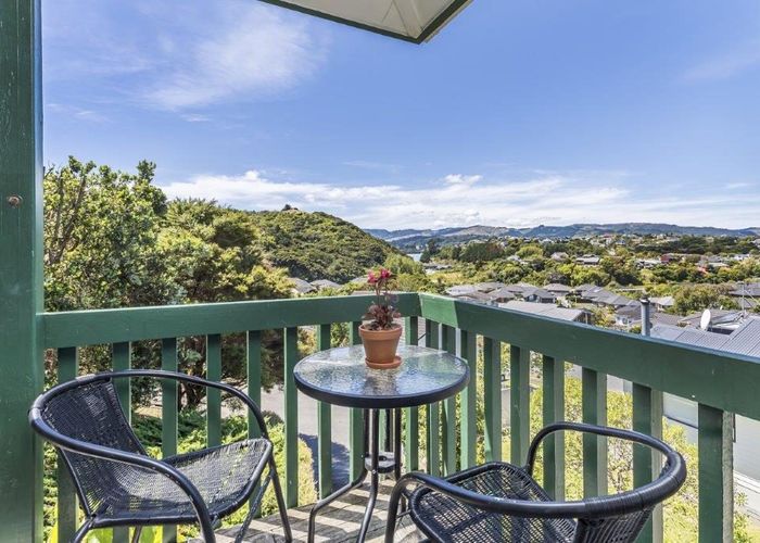  at 22 Shackle lane, Whitby, Porirua, Wellington