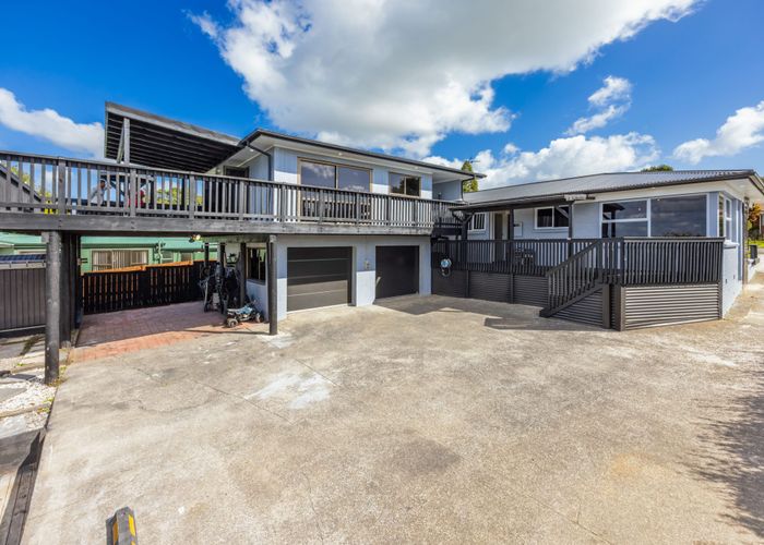  at 6 Lucas Place, Weymouth, Manukau City, Auckland