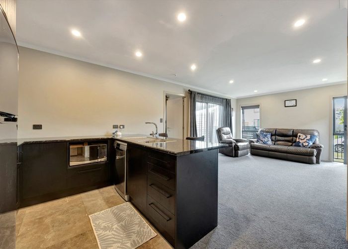  at 1/4 Ekara Road, Flagstaff, Hamilton